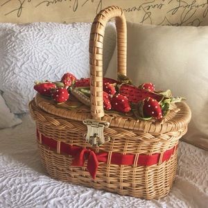 Cottagecore Vintage Woven Strawberry Basket Purse